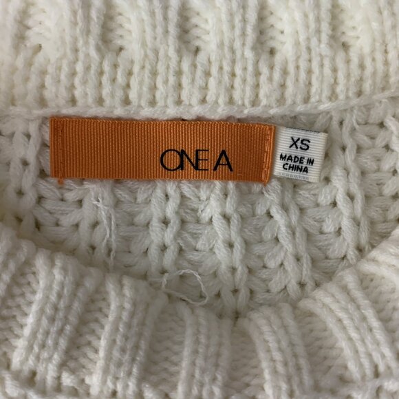 One A Knit Sweater XS White Cable Pullover Cozy Soft Crewneck Fall Winter - Picture 4 of 5